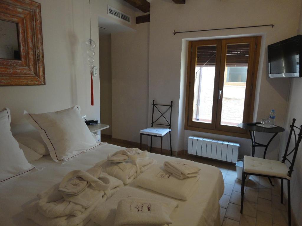 Hotel Rural Cal Torner Adults Only Guiamets Quarto foto