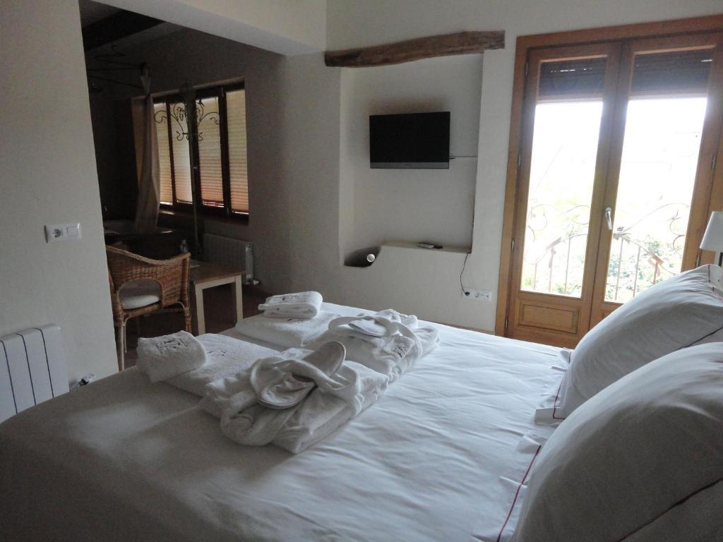 Hotel Rural Cal Torner Adults Only Guiamets Quarto foto